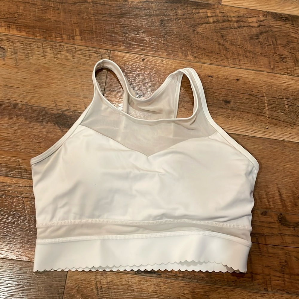 LIKE NEW!! Zyia white bra/crop top - medium